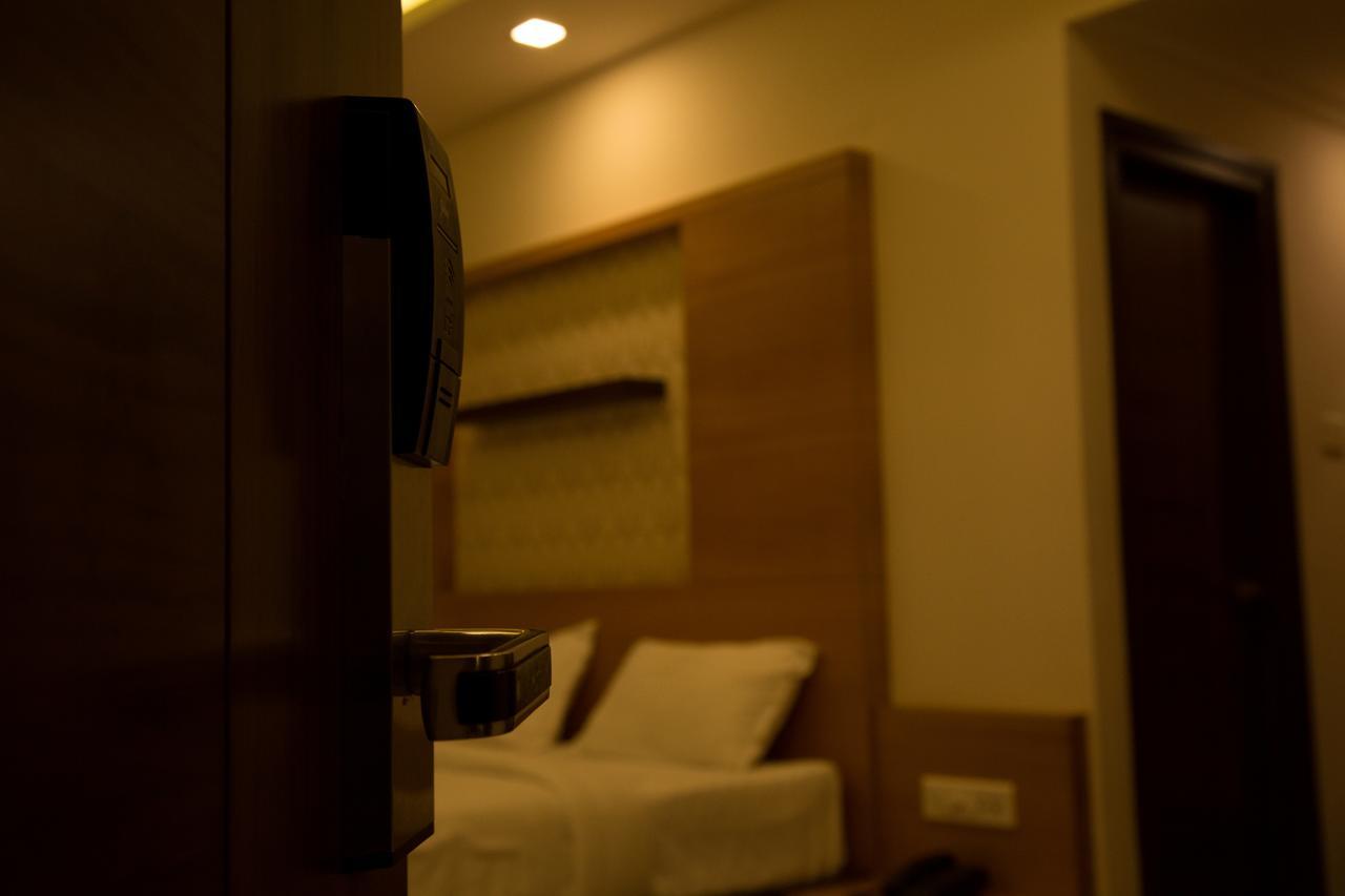 Hotel Grand Tree Коимбаторе Екстериор снимка
